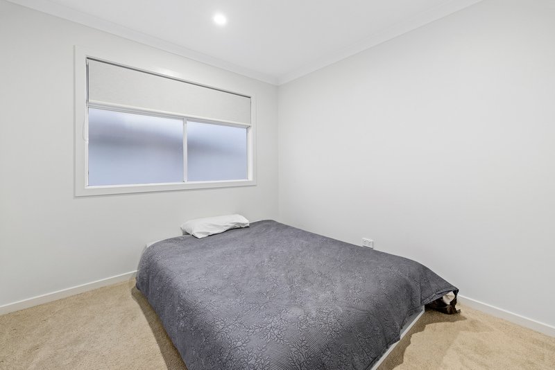 Photo - 7 Lancashire Drive, Werribee VIC 3030 - Image 12