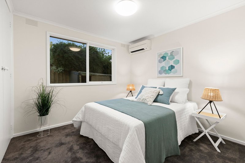 Photo - 7 Lancaster Court, Keysborough VIC 3173 - Image 2