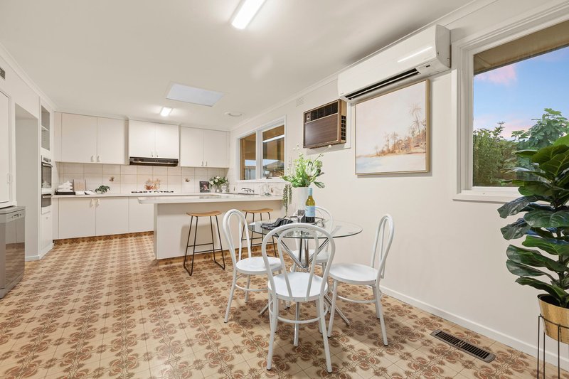 Photo - 7 Lancaster Court, Keysborough VIC 3173 - Image 10