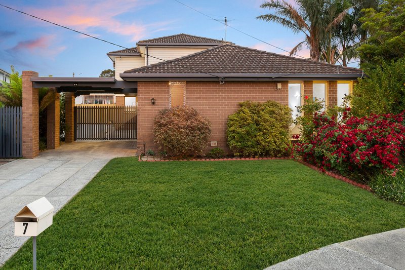 Photo - 7 Lancaster Court, Keysborough VIC 3173 - Image 13