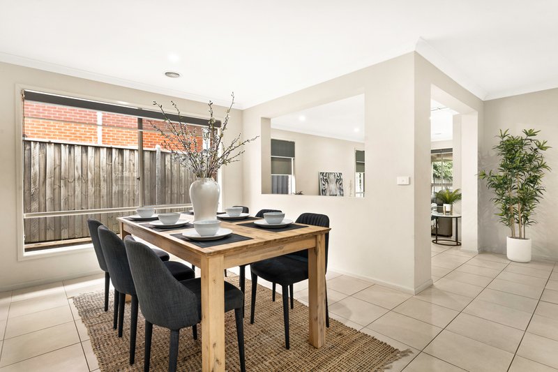 Photo - 7 Lancaster Way, Beaconsfield VIC 3807 - Image 4