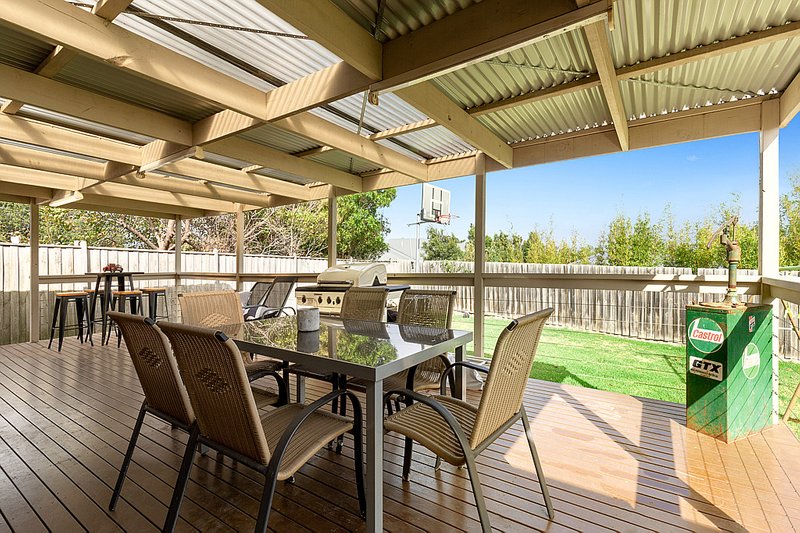 Photo - 7 Lancaster Way, Beaconsfield VIC 3807 - Image 10