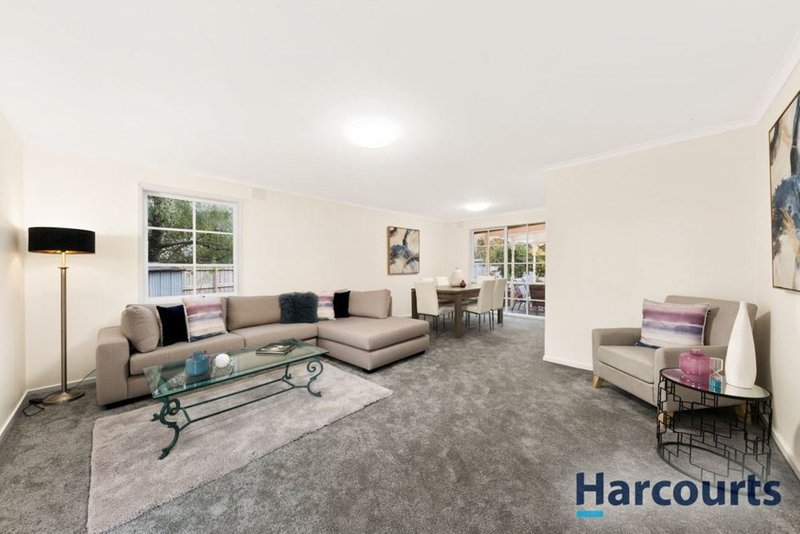 Photo - 7 Lancelot Close, Wantirna South VIC 3152 - Image 2