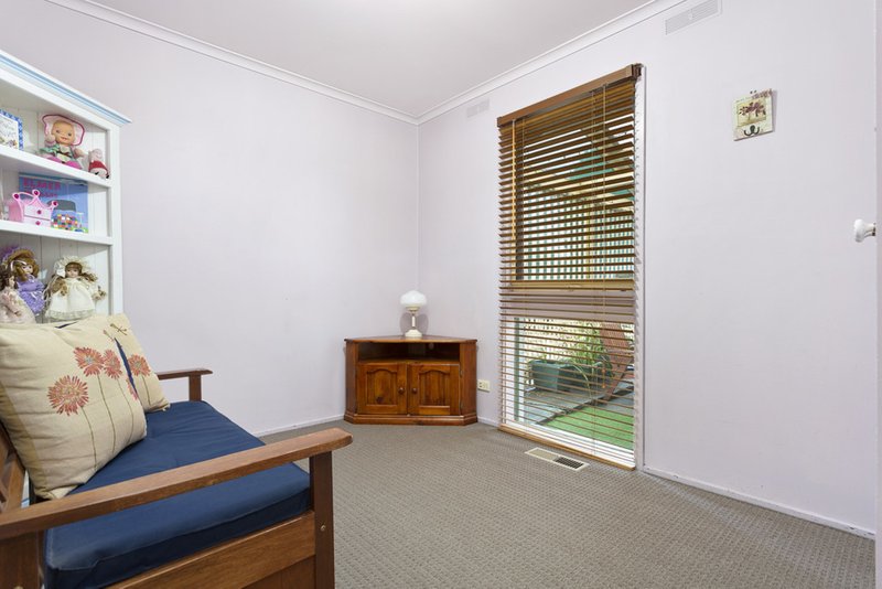 Photo - 7 Landbury Road, Bundoora VIC 3083 - Image 6