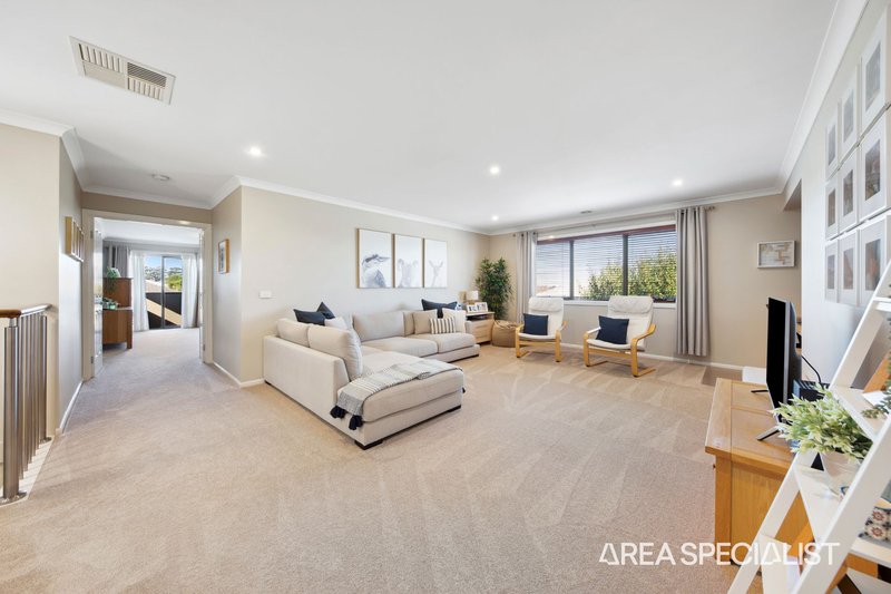 Photo - 7 Landy Circuit, Pakenham VIC 3810 - Image 5