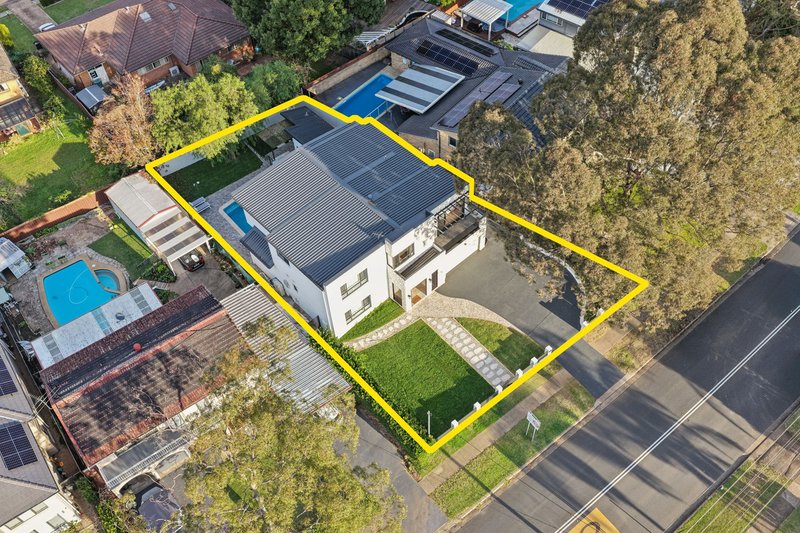 Photo - 7 Langdon Road, Baulkham Hills NSW 2153 - Image 32