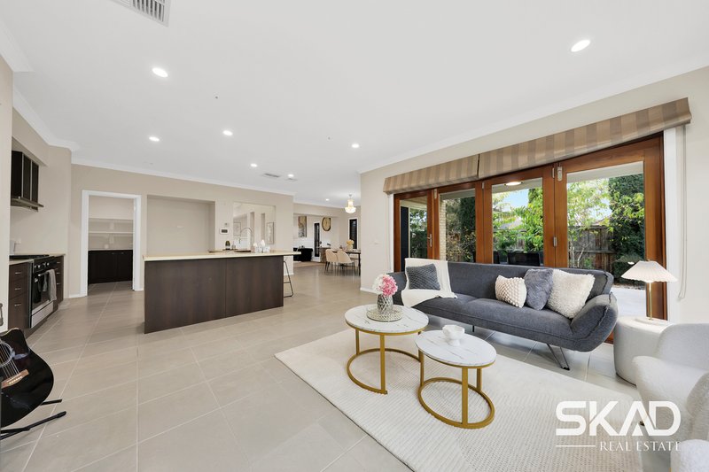 Photo - 7 Laurimar Boulevard, Doreen VIC 3754 - Image 11