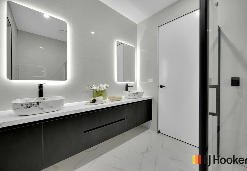 Photo - 7 Lauzet Way, Sunbury VIC 3429 - Image 11