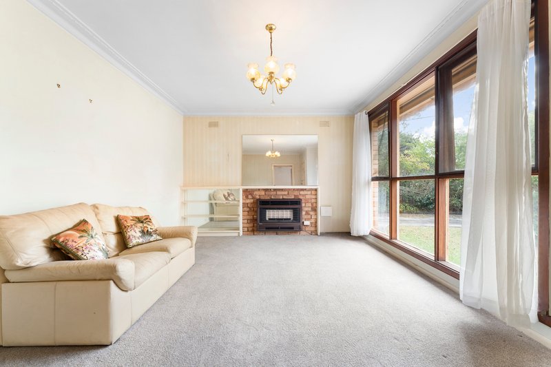 Photo - 7 Lawborough Avenue, Parkdale VIC 3195 - Image 2