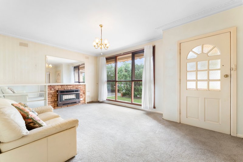 Photo - 7 Lawborough Avenue, Parkdale VIC 3195 - Image 5