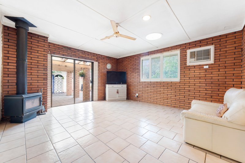 Photo - 7 Lawborough Avenue, Parkdale VIC 3195 - Image 6