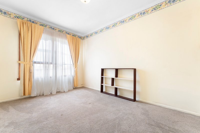 Photo - 7 Lawborough Avenue, Parkdale VIC 3195 - Image 9
