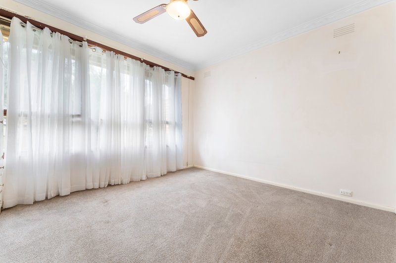 Photo - 7 Lawborough Avenue, Parkdale VIC 3195 - Image 10