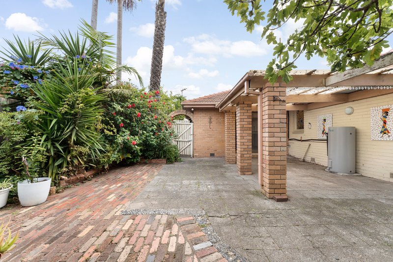 Photo - 7 Lawborough Avenue, Parkdale VIC 3195 - Image 14