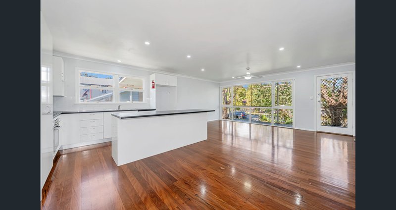 Photo - 7 Lawnhill Avenue, Deception Bay QLD 4508 - Image 1