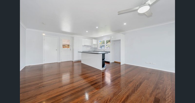 Photo - 7 Lawnhill Avenue, Deception Bay QLD 4508 - Image 3