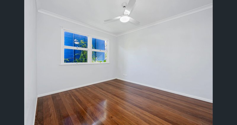 Photo - 7 Lawnhill Avenue, Deception Bay QLD 4508 - Image 4