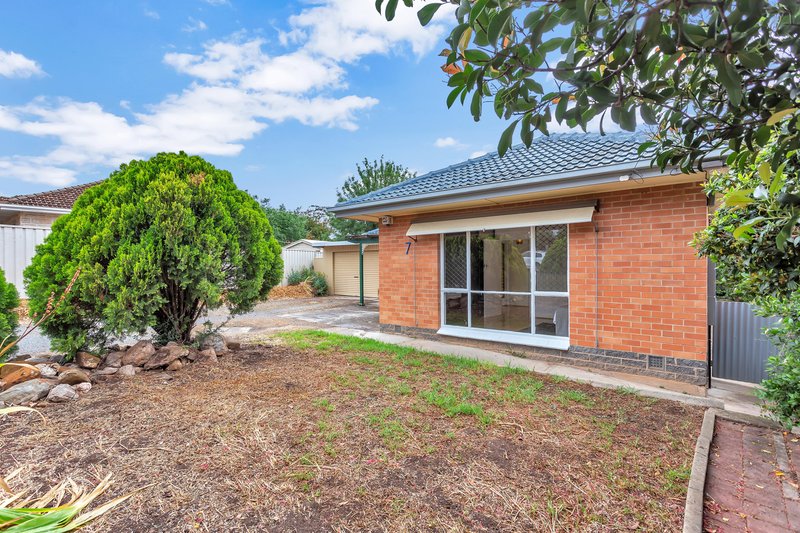 Photo - 7 Leabrook Drive, Para Hills SA 5096 - Image 3