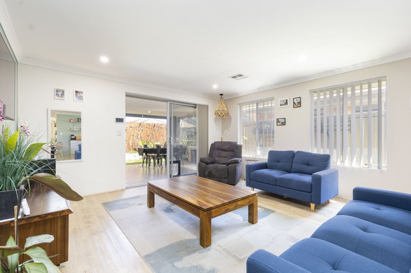 Photo - 7 Ledbury Way, Alkimos WA 6038 - Image 6