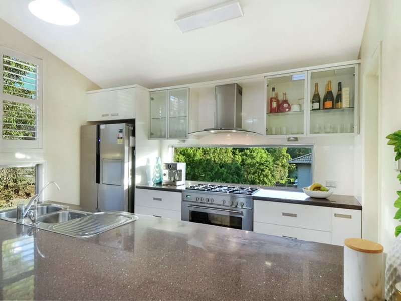 Photo - 7 Lee Close, Albany Creek QLD 4035 - Image 3