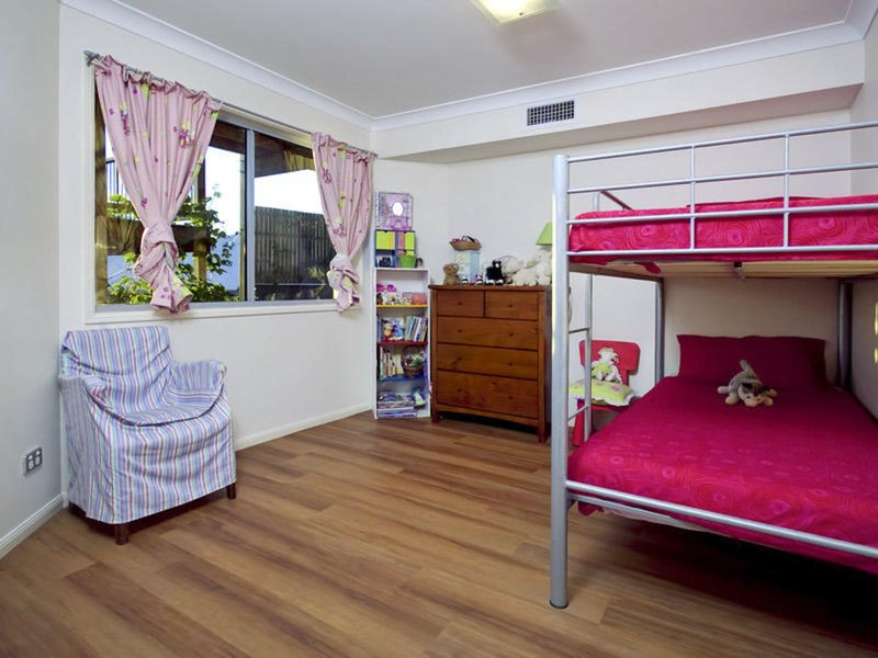 Photo - 7 Lee Close, Albany Creek QLD 4035 - Image 12