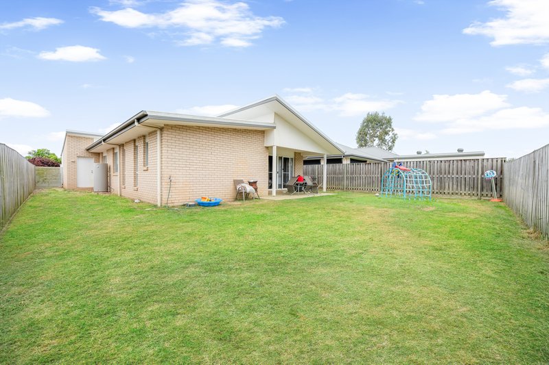 Photo - 7 Lenthall Street, Boyne Island QLD 4680 - Image 14