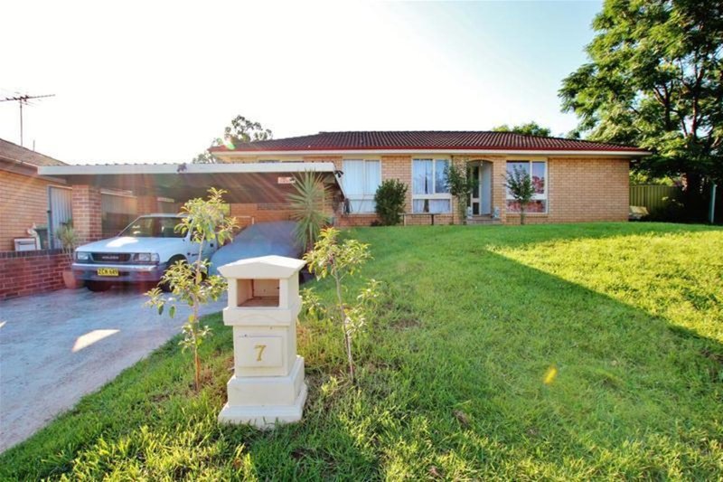 Photo - 7 Leven Place, St Andrews NSW 2566 - Image