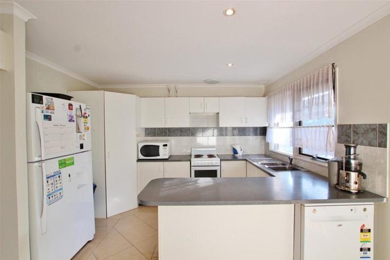 Photo - 7 Leven Place, St Andrews NSW 2566 - Image 2