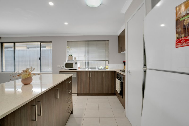 Photo - 7 Liddard Gardens, Baldivis WA 6171 - Image 3