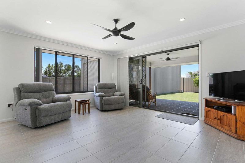 Photo - 7 Lilly Pilly Drive, Burrum Heads QLD 4659 - Image 8