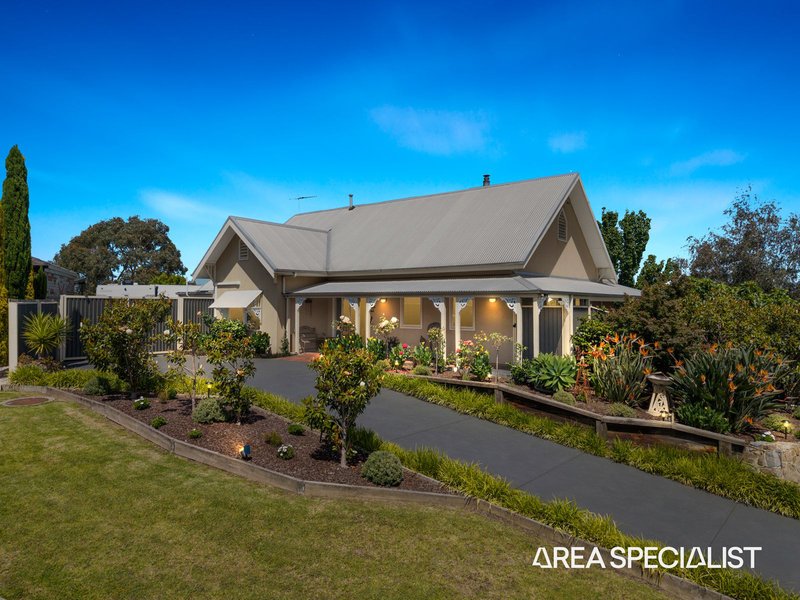 Photo - 7 Lima Place, Pakenham VIC 3810 - Image 1