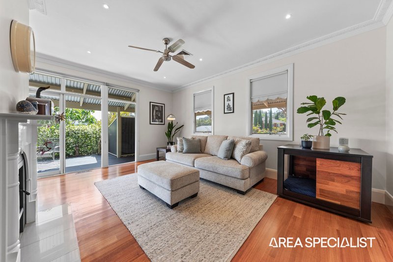 Photo - 7 Lima Place, Pakenham VIC 3810 - Image 4