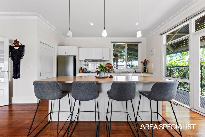 Photo - 7 Lima Place, Pakenham VIC 3810 - Image 8