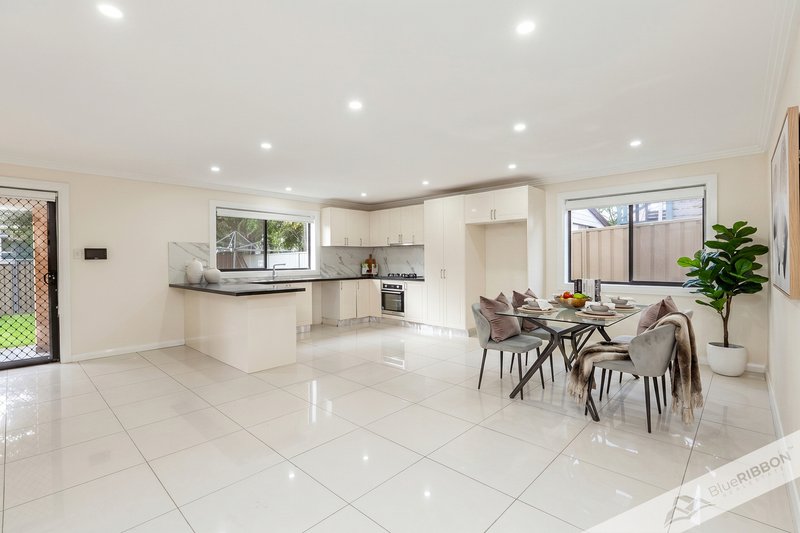 Photo - 7 Limpopo Crescent, Seven Hills NSW 2147 - Image 7
