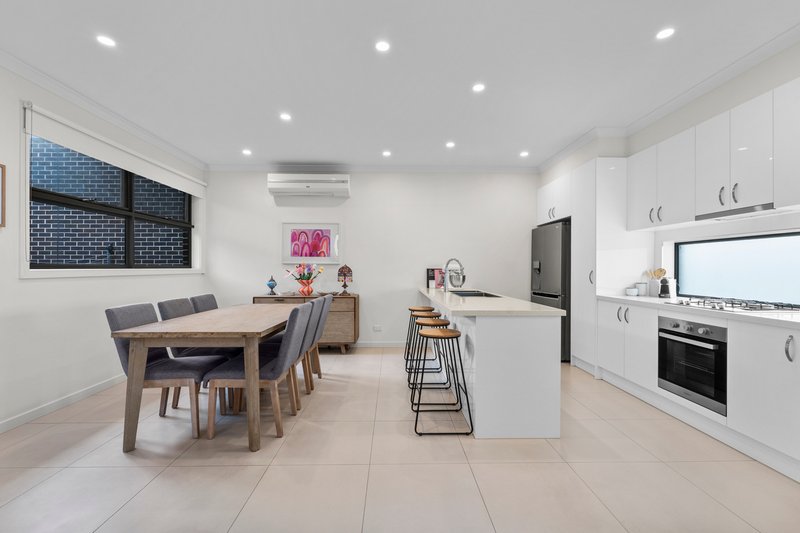 Photo - 7 Linoak Avenue, Lalor VIC 3075 - Image 6