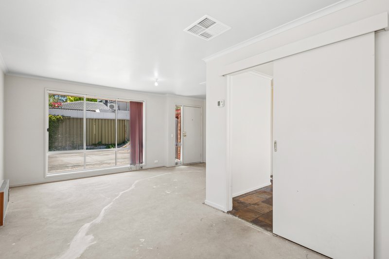 Photo - 7 Linton Place, Aberfoyle Park SA 5159 - Image 3