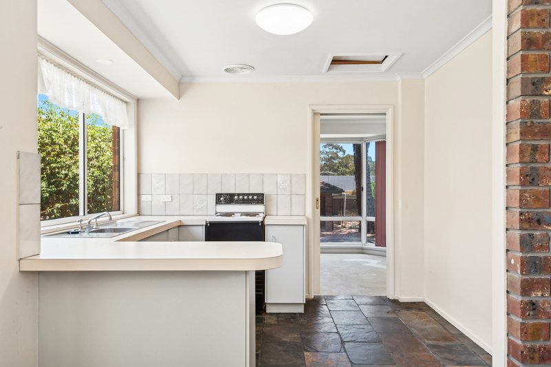 Photo - 7 Linton Place, Aberfoyle Park SA 5159 - Image 7