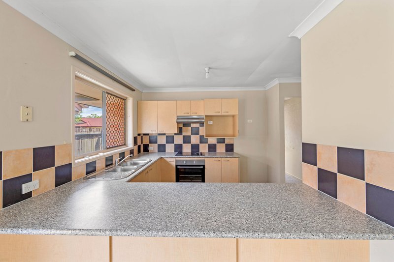 Photo - 7 Lithfield Place, Loganholme QLD 4129 - Image 3