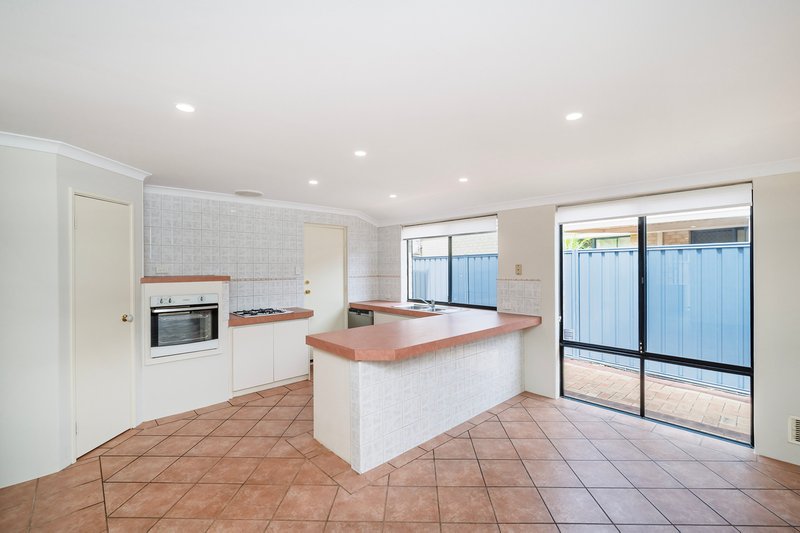 Photo - 7 Lively Circle, Mirrabooka WA 6061 - Image 3