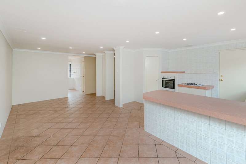 Photo - 7 Lively Circle, Mirrabooka WA 6061 - Image 4