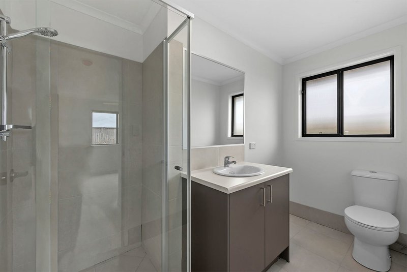 Photo - 7 Liverpool Circuit, Yarrabilba QLD 4207 - Image 5