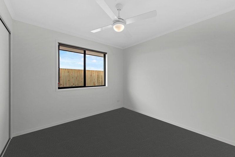 Photo - 7 Liverpool Circuit, Yarrabilba QLD 4207 - Image 6