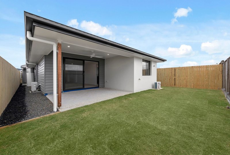 Photo - 7 Liverpool Circuit, Yarrabilba QLD 4207 - Image 9