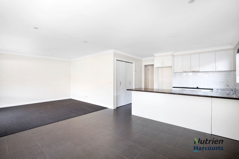 Photo - 7 Loan Street, Yea VIC 3717 - Image 2