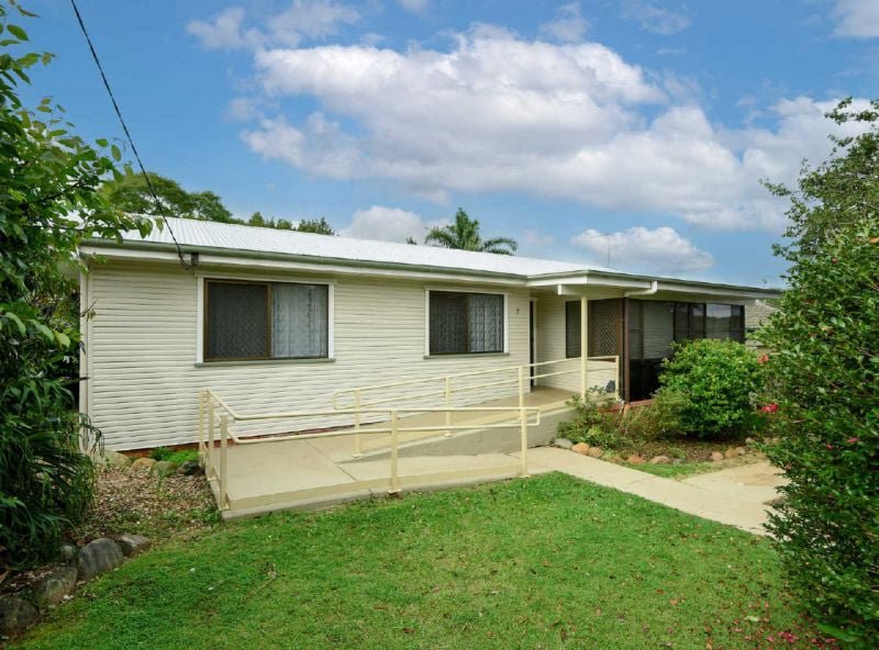 7 Loch Street, Centenary Heights QLD 4350