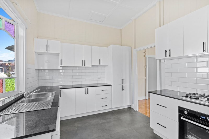 Photo - 7 Lockhart Street, Woolloongabba QLD 4102 - Image 2