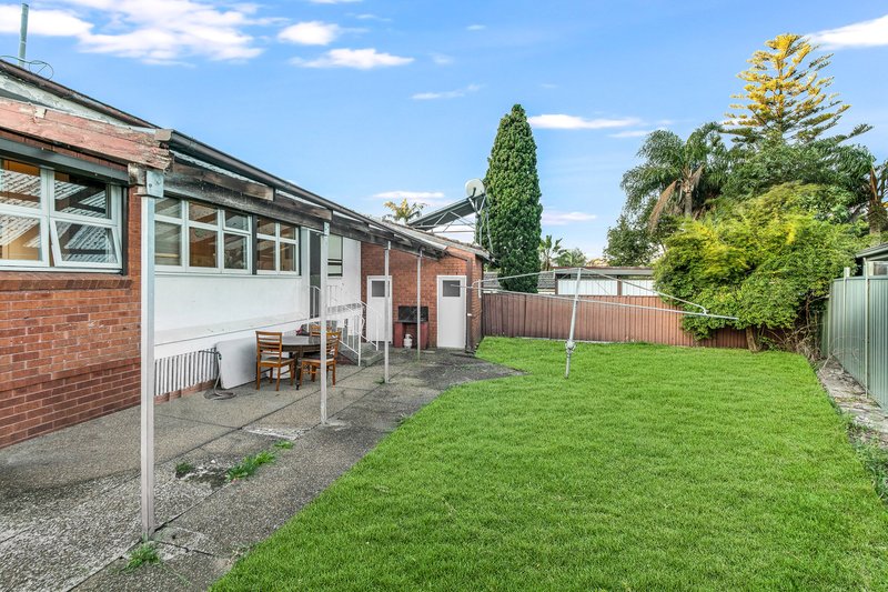 Photo - 7 Lockwood Avenue, Greenacre NSW 2190 - Image 9