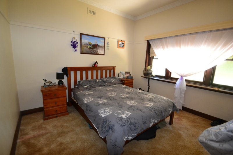 Photo - 7 Loco Street, Seymour VIC 3660 - Image 3