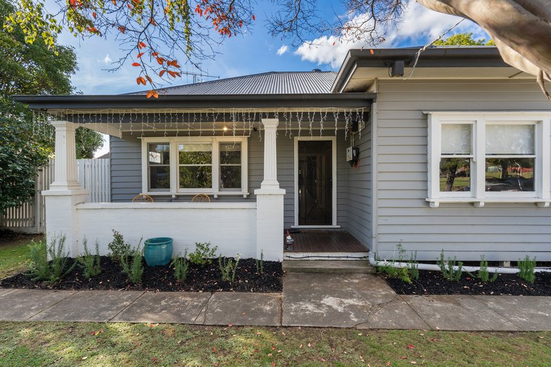 Photo - 7 Loco Street, Seymour VIC 3660 - Image 6