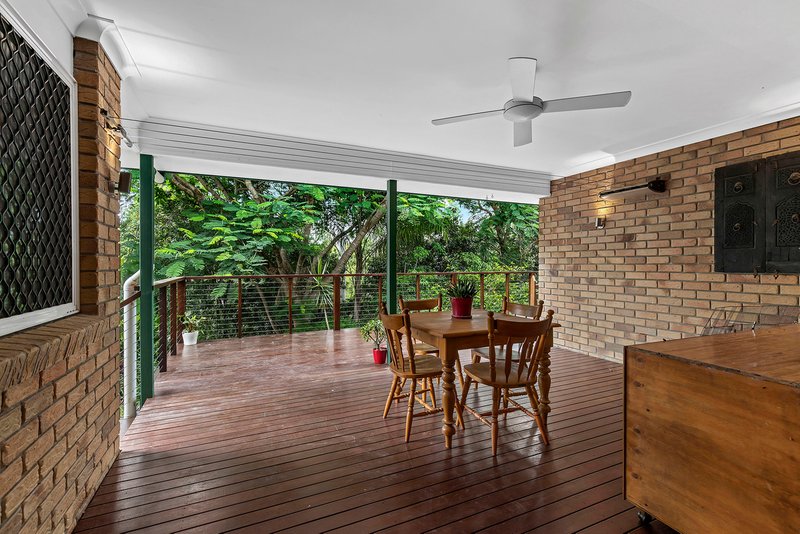 Photo - 7 Loftus Place, Arana Hills QLD 4054 - Image 17